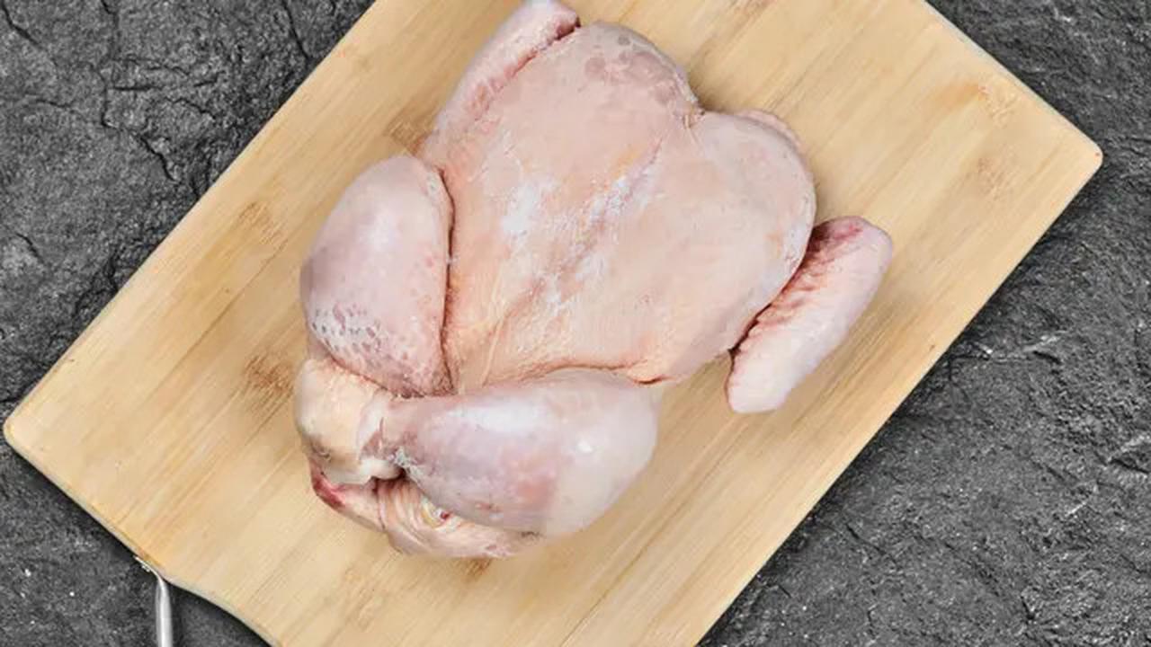 4 Cara Cepat Mencairkan Daging Ayam Beku dalam 15 Menit Tanpa Ribet