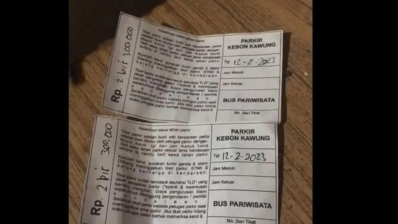 Karcis parkir bus ilegal di Bandung