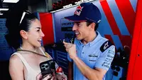 Nikita Mirzani terbang ke Lombok, Nusa Tenggara Barat, menghadiri pergelaran MotoGP Mandalika 2024. Penampilan seksinya mencuri perhatian publik. (Foto: Dok. Instagram @nikitamirzanimawardi_172)