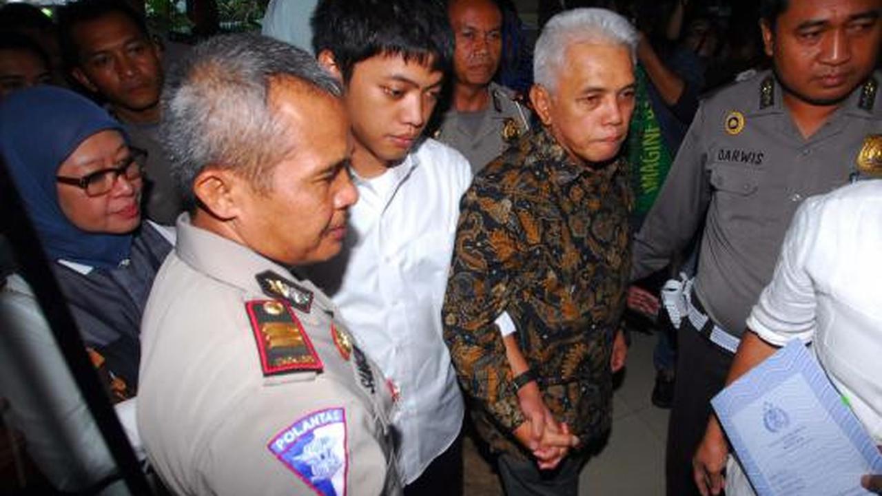 Hatta Rajasa antarkan Rasyid ke Ditlantas Polda Metro Jaya