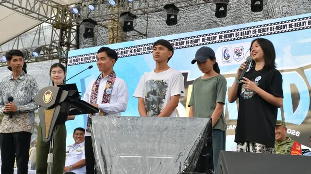 Wapres Gibran bersama peserta Perkemahan Regional Pemuda dan Remaja Gereja Pantekosta di Indonesia.