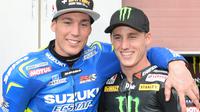 Aleix Espargaro (kiri) & Pol Espargaro_EPA