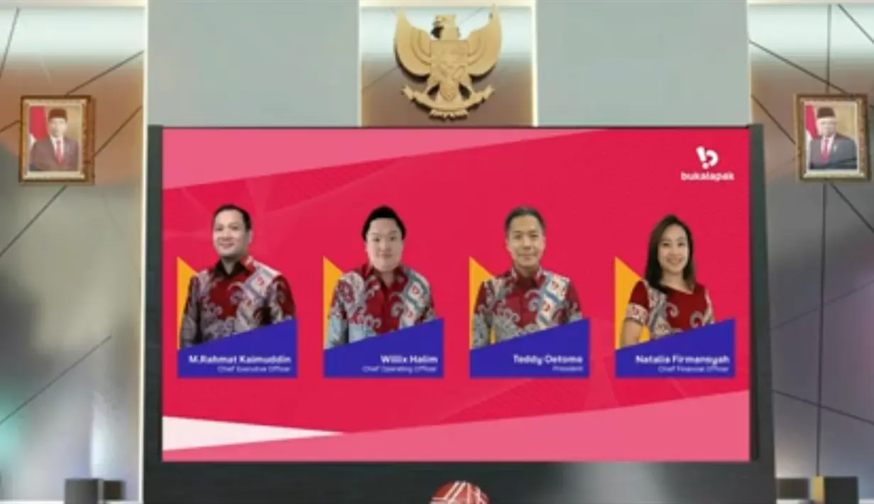 Tangkapan layar menampilkan  Jajaran PT. Bukalapak.com Tbk saat pencatatan perdana saham BUKA secara virtual, Jakarta, Jumat (6/8/2021). (Liputan6.com)