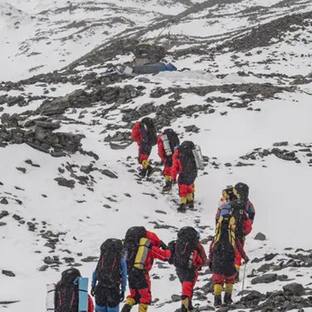 Misteri Sejarah Pendakian ke Puncak Gunung Everest, Siapa yang Pertama?