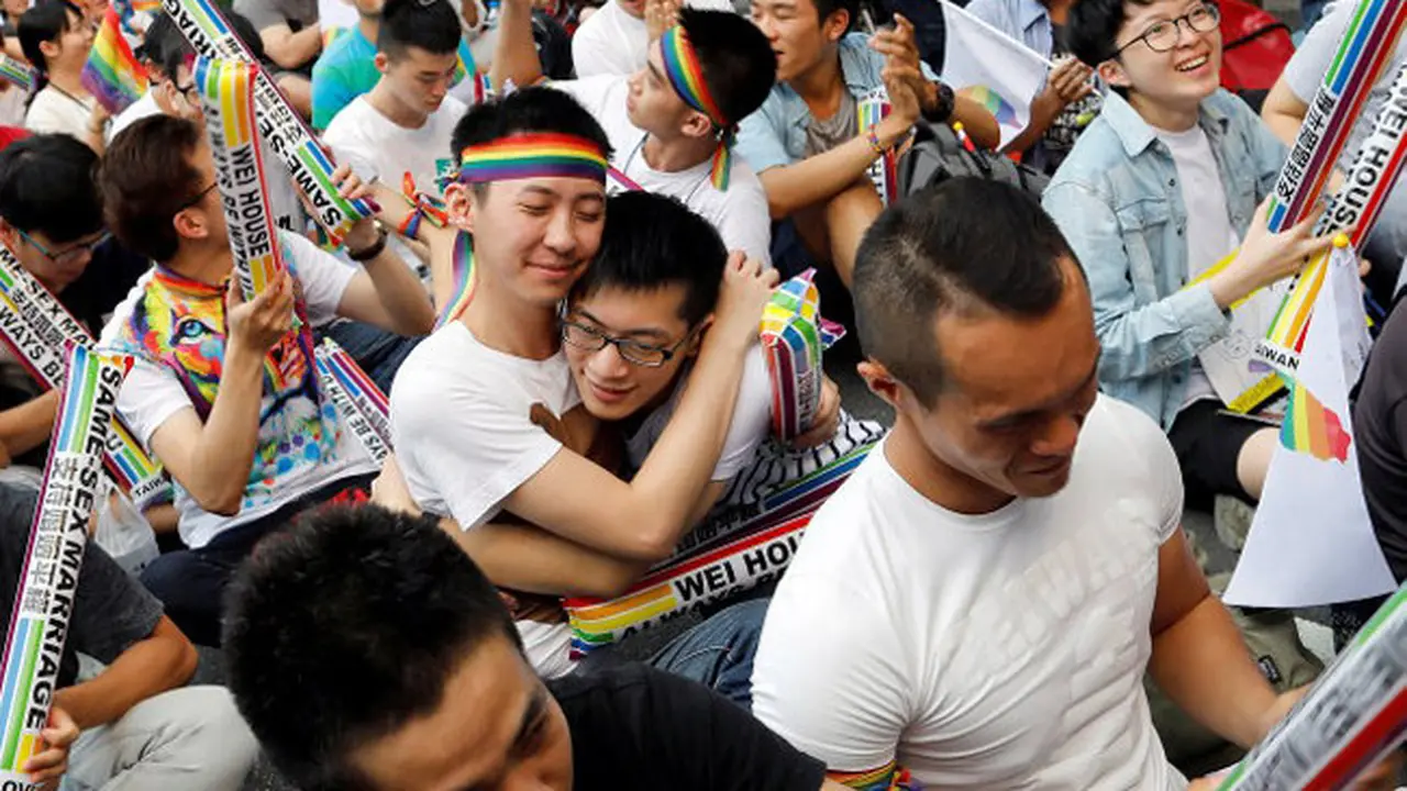 Taiwan Legalkan Gay Nikah, Pria Tiongkok Rame-Rame Pindah