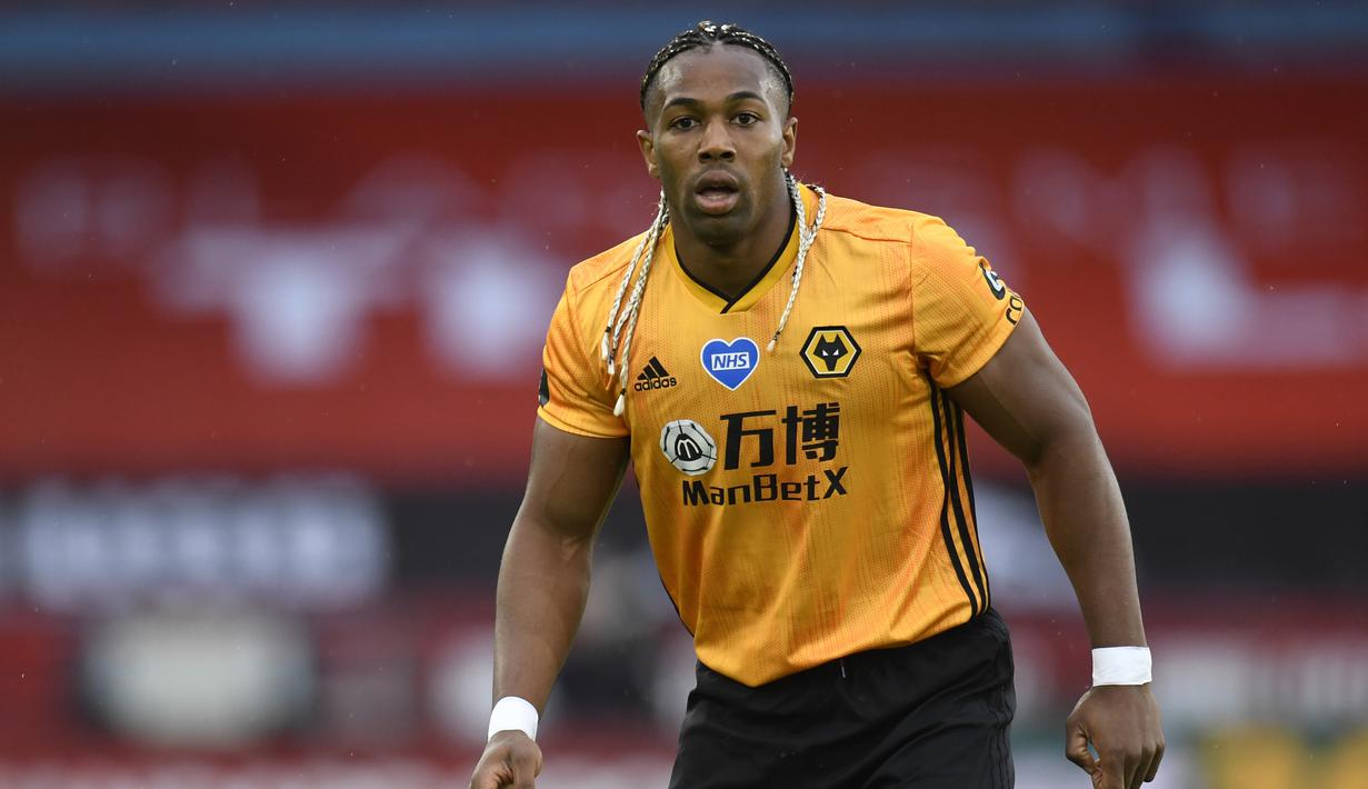 3. Adama Traore (36,2 kmph) - Pemain Wolverhampton Wanderers ini memiliki kemampuan berlari yang luar biasa dalam melewati pertahan lawan. Adama Traore tercatat memiliki kecepatan berlari 36,2 kmph. (AFP/ Peter powell/pool)