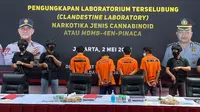 Diresnarkoba Polda Metro Jaya telah mengungkap jaringan tembakau sintetis jaringan internasional. Disebut sindikat ini dikendalikan seorang pemuda berusia 24 tahun. (Foto: Liputan6.com/Ady Anugrahadi).