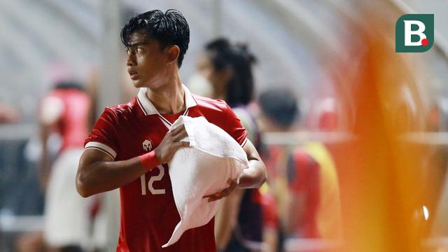 Foto: Melihat Lebih Dekat Lemparan Sakti Ala Pratama Arhan, Lawan Auto Deg-degan