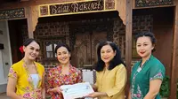 Indah Warsetio dan Ayudyah Widyahening Perkenalkan Kuliner Khas Indonesia di Paris Road Show