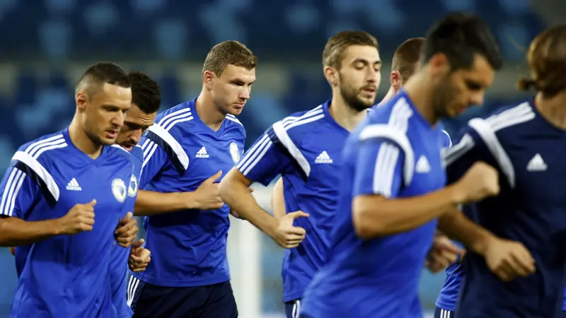 pemain Bosnia-Herzegovina berbaur dengan Muslim Brasil