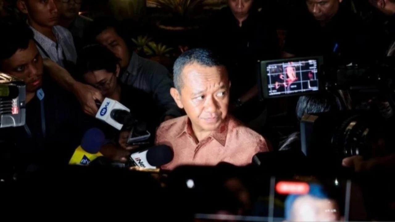 VIDEO: Bahlil Bocorkan Perintah Prabowo Heboh Bandara Morowali "Jangan Pandang Bulu, Tak Boleh Kalah!"