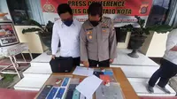 Kapolres Gorontalo Kota AKBP Suka Irawanto saat menunjukan barang bukti (Arfandi Ibrahim/Liputan6.com)