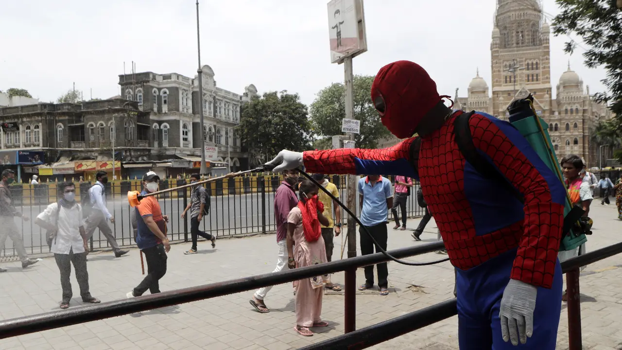 Spider Man Semprot Disinfektan