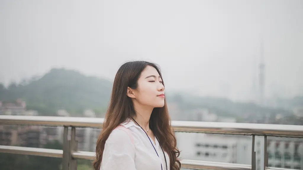 ilustrasi tersenyum/Photo by sean Kong on Unsplash