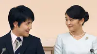 Putri Mako dan tunangannya Kei Komuro akan menikah tahun depan (AP Photo/Shizuo Kambayashi)