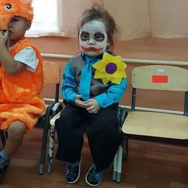 Kostum Halloween unik