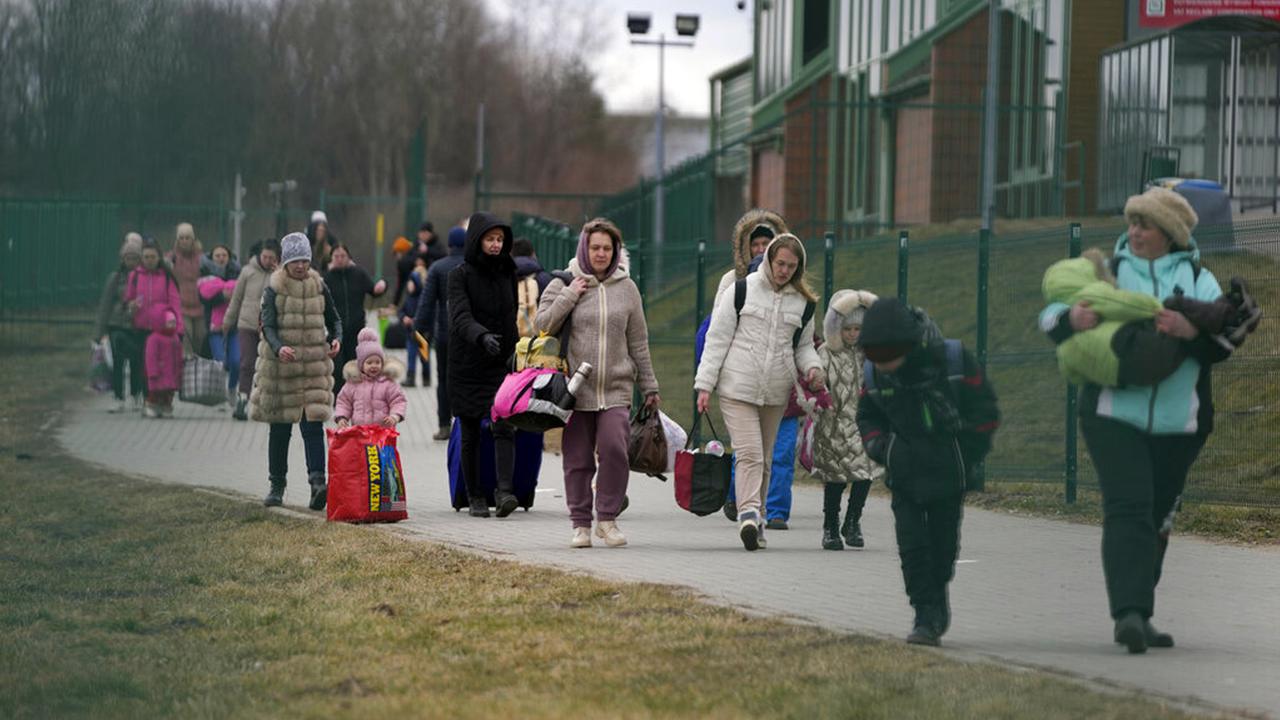 FOTO: 2 Juta Orang Melarikan Diri dari Ukraina