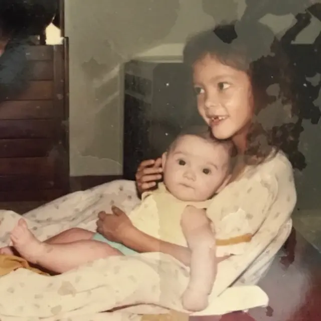 Blasteran Prancis, Ini 6 Potret Transformasi Julie Estelle yang Curi Perhatian