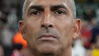 Pemecatan pelatih Swedia, Sabri Lamouchi menjadi kabar mengagetkan menyusul kekalahan telak tim mereka dari Swedia dalam laga Grup F Piala Dunia 2026, Senin (15/06/2026) dini hari WIB. (AP Photo/Moises Castillo)