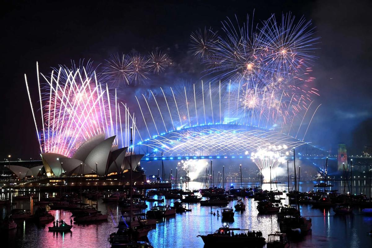 FOTO: Kembang Api Sambut Tahun Baru 2026 di Sydney