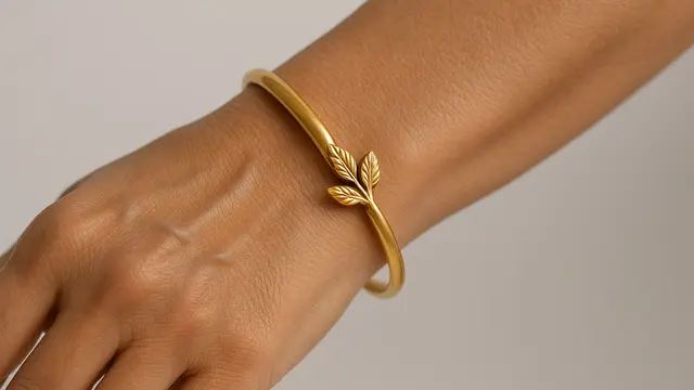 7 Model Gelang Emas Minimalis yang Bikin Ibu-ibu Usia 40 Tahun ke Atas Lebih Agar Terlihat Elegan