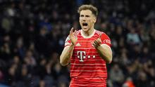 Pemain Bayern Munchen, Leon Goretzka saat laga leg pertama perempat final Liga Champions 2022/2023 melawan Manchester City di Etihad Stadium, Manchester, Rabu (12/04/2023) WIB. Goretzka tampil di bawah ekspektasi. Ia acap kali berada pada posisi yang tidak tepat dan kesulitan untuk mengimbangi aksi Rodri di lini tengah. (AP Photo/Jon Super)