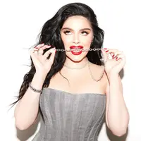 Ariel Winter selalu tampil memesona dengan makeup yang cantik dan juga pakaian yang seksi. Lalu, bagaimana jika ia tampil tanpa riasan wajah? (instagram/arielwinter)