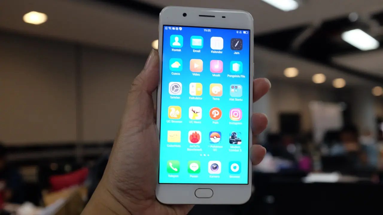 Oppo F1s