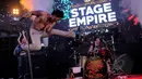 Grup band Slank menjadi penampil utama di perayaan ulangtahun pertama Stage Empire di Colosseum Club, Jakarta, Jumat (3/4/2015). (Liputan6.com/Faisal R Syam) 