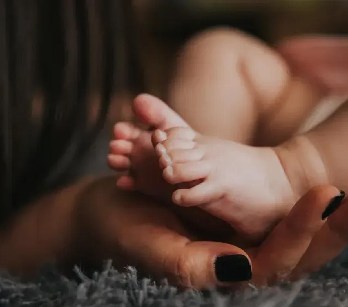 Polemik bayi tertukar antara milik Siti Mauliah (37) dengan pasien D, menuju titik terang saat keduanya bersedia melakukan tes DNA di Puslabfor Polri, Kecamatan Babakanmadang, Kabupaten Bogor, Senin (21/8).