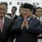 Pejabat baru Menteri Pertahanan Prabowo Subianto (kanan) bersama pejabat lama Menteri Pertahanan, Ryamizard Ryacudu usai seremoni serah terima di Kementerian Pertahanan, Jakarta, Kamis (24/10/2019). Ryamizard Ryacudu resmi menyerahkan jabatan kepada Prabowo Subianto. (Liputan6.com/Faizal Fanani)