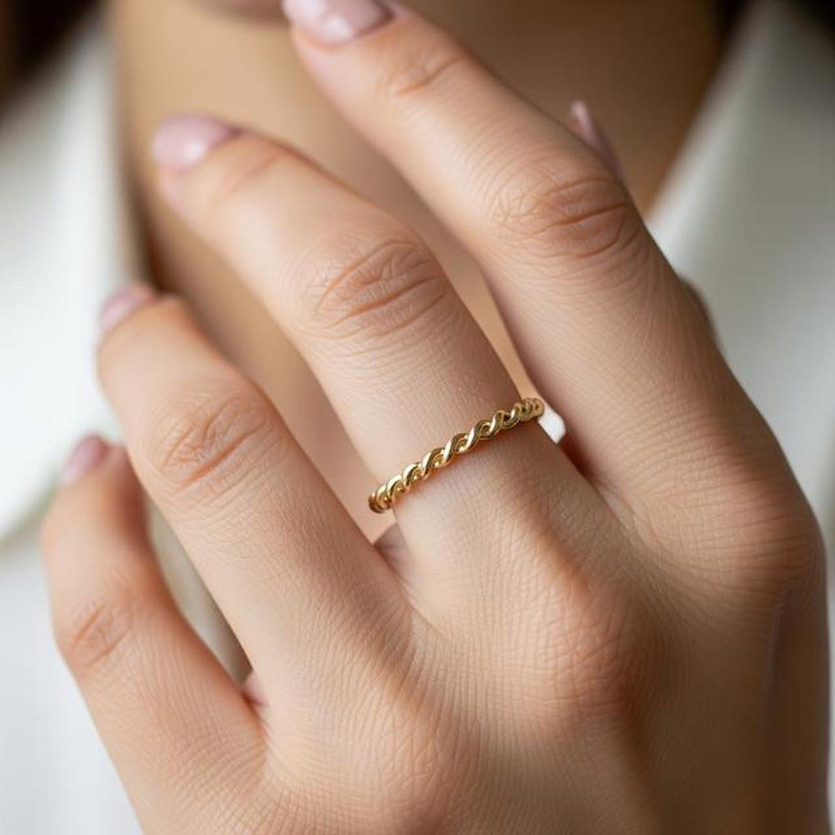 10 Desain Cincin Emas yang Mudah Dijual Kembali, Investasi Aman Masa Depan