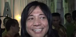 Belum seratus persen sembuh dari sakit ginjal, Abdee Slank tetap datang menghadiri pernikahan anak Jokowi, Gibran Rakabuming dan Selvi Ananda, Kamis (11/6)