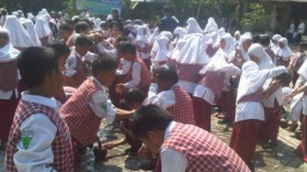 Tarik uang seragam, kepala sekolah bakal disanksi penurunan pangkat