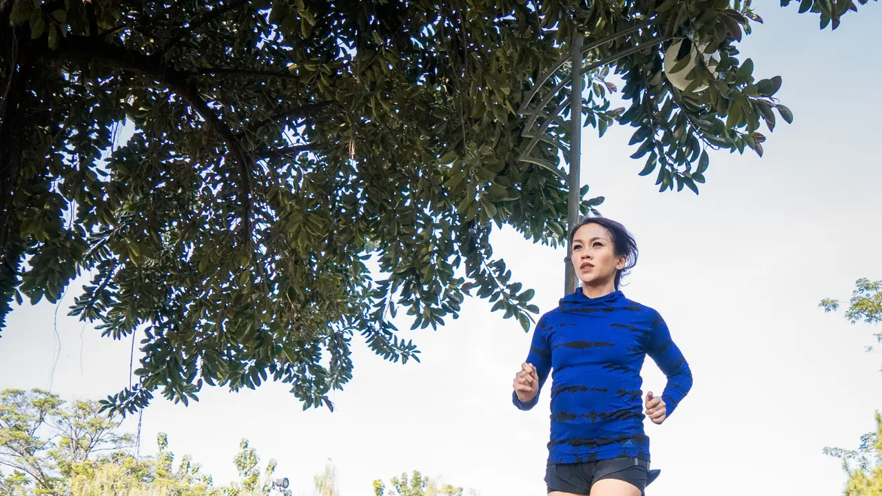 Adidas UltraBOOST X yang dirancang secara khusus untuk menyesuaikan bentuk unik dari kaki wanita dengan warna terbaru yaitu Mistery.