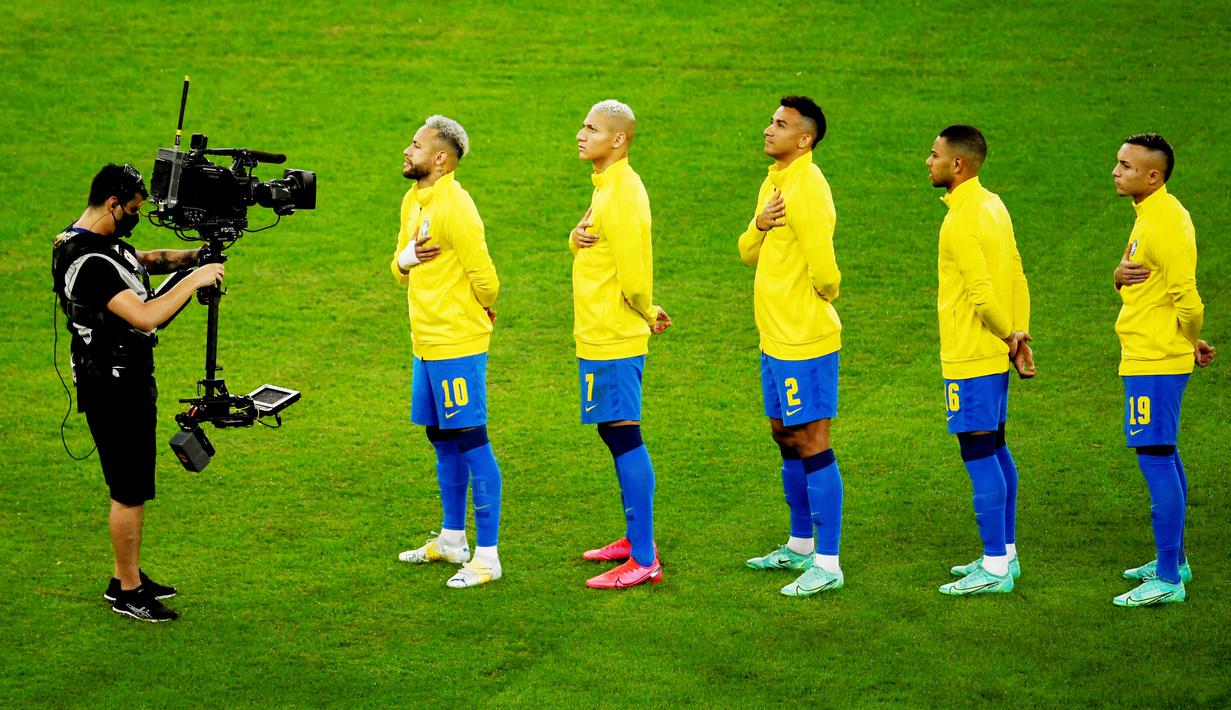 Timnas Brasil selalu dihuni para pemain berkualitas dan berlabel bintang dari masa ke masa termasuk tim yang akan berlaga di Piala Dunia 2022 Qatar nanti. Tim Samba saat ini memiliki harga skuad yang mencapai 1,14 miliar euro atau senilai Rp18,3 triliun. (AFP/Mauro Pimentel)