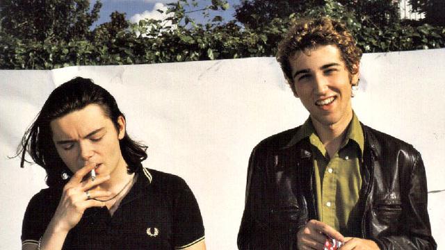 Asal Usul Helm Ikonis Daft Punk yang Jadi Bagian ...