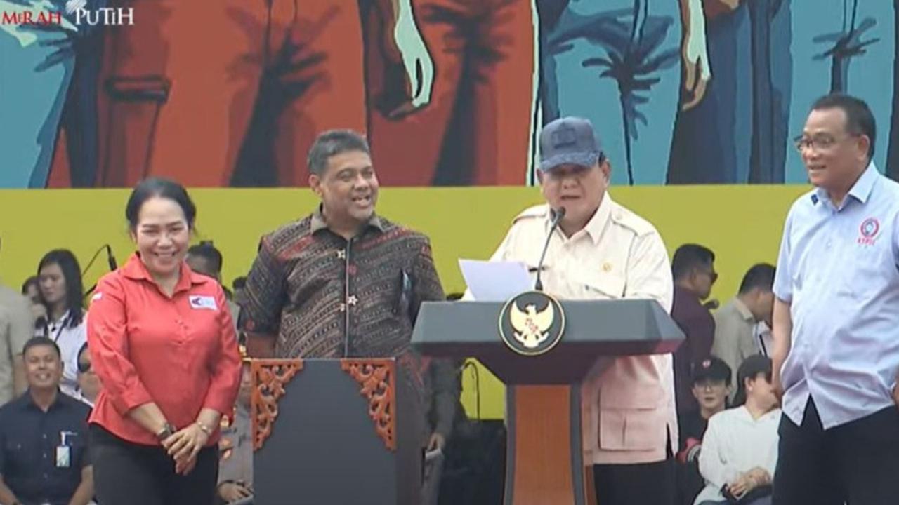Prabowo Absen Nama Seskab Teddy di Depan Buruh: Kok Lebih Banyak Sahutannya Daripada Untuk Gue Nih