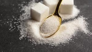Metode diet menghindari dan menghilangkan konsumsi tambahan gula ataupun alami. (Sumber: Freepik/fabrikasimf).