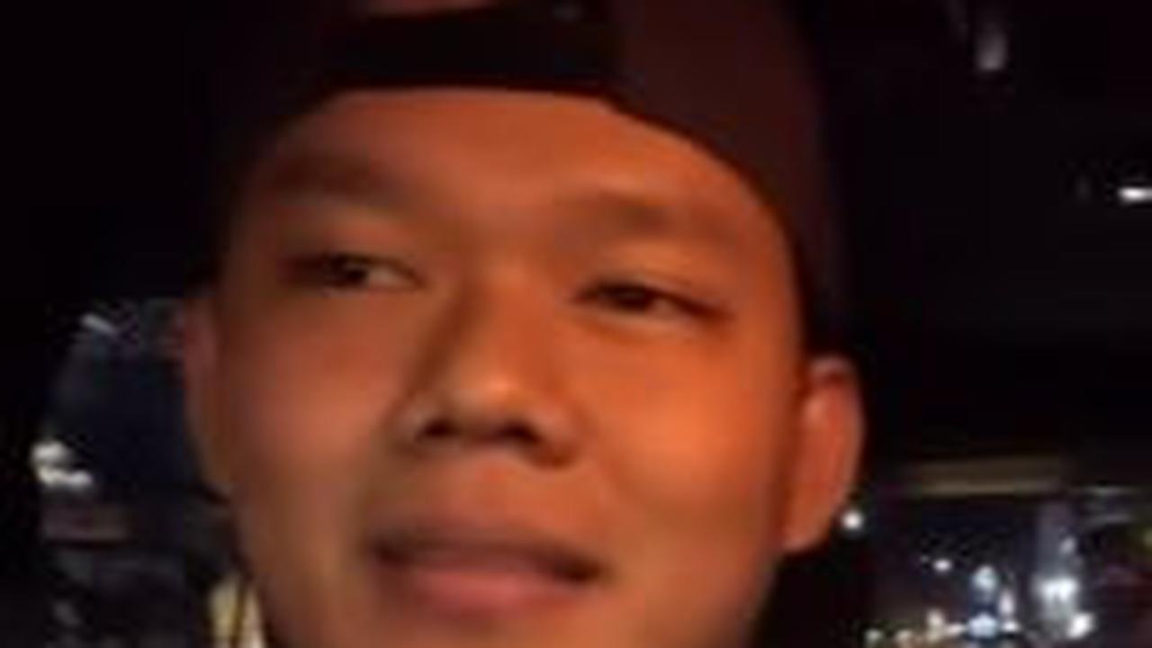 "Wah, saya enggak menyangka kak Sofia bisa berbahasa Indonesia dengan lancar jadi saya bisa ajak ngobrol deh," terangnya. <br>