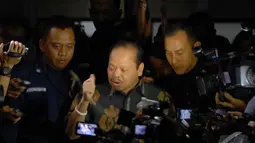 Selama hampir 10 jam diperiksa dalam kapasitasnya sebagai tersangka, politisi Partai Demokrat ini mengaku hanya dicecar penyidik terkait APBN-P kementerian yang dipimpin Jero Wacik Jakarta, Selasa (17/6/2014) (Liputan6.com/Miftahul Hayat)