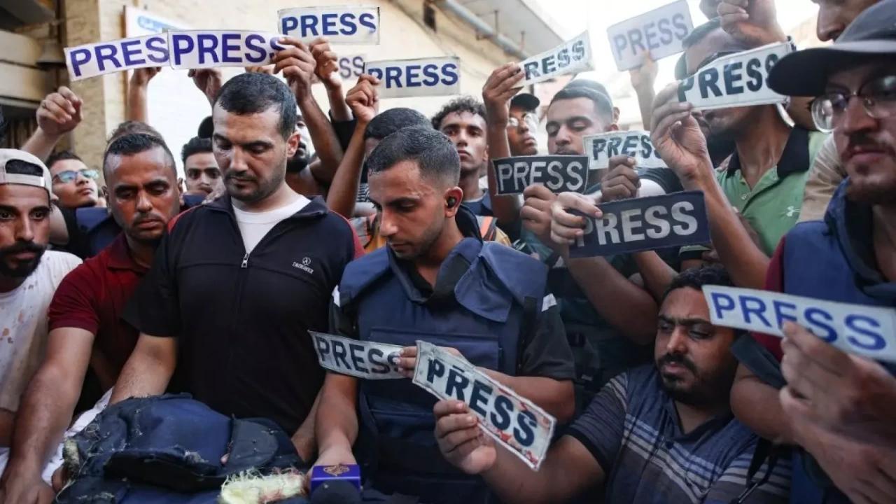 "Kami Baru Kembali dari Neraka", Pengakuan Para Jurnalis Palestina yang Baru Dibebaskan dari Penjara Israel