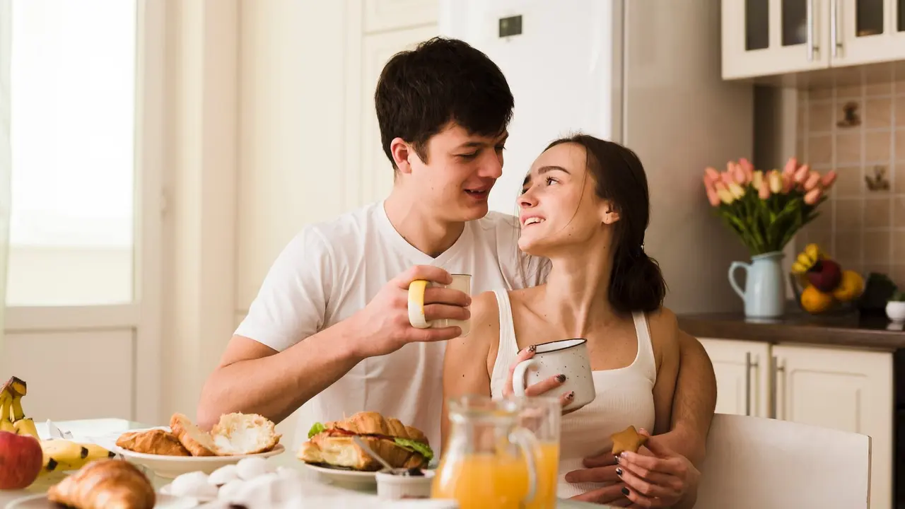 Ilustrasi sarapan bersama pasangan/freepik.com