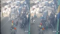 Detik-Detik Avanza Tabrak 7 Motor Penjemput Pelajar MTsN di Bandar Lampung