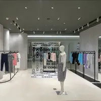 Bersifat lebih eksentrik, Comme des Garcons BLACK Hadir di Indonesia.