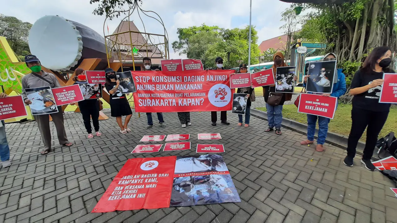 Demo Tolak Perdagangan Daging Anjing di Solo