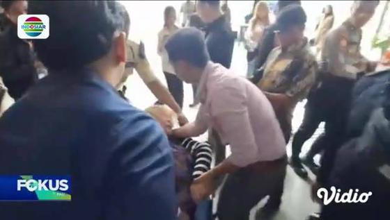 Fokus Pagi : Diduga Saling Ejek, Ricuh Turnamen Sepak Bola antar Kampung di Kab. Bogor