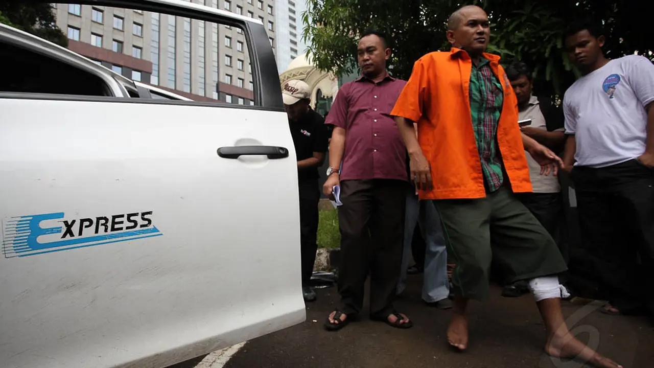 'Siluman' taksi putih. (Liputan6.com/Faizal Fanani)
