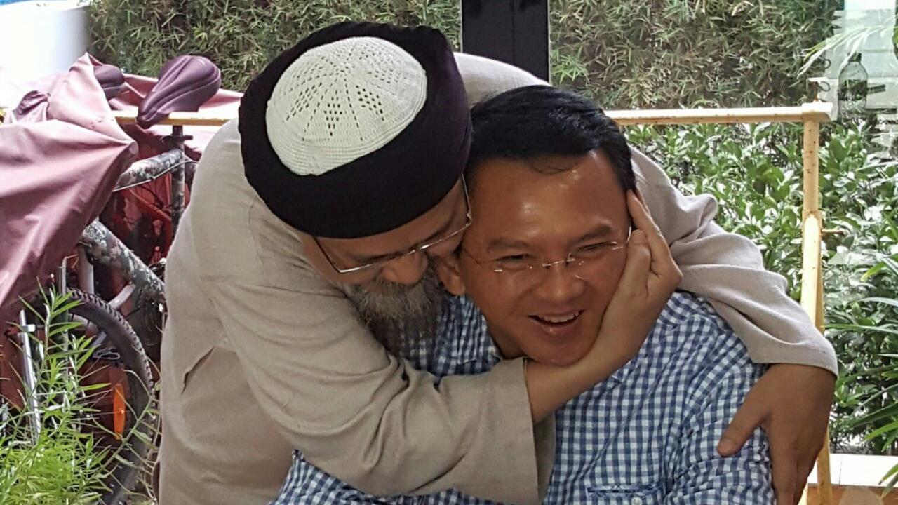 Ahok dan kakak angkat muslim