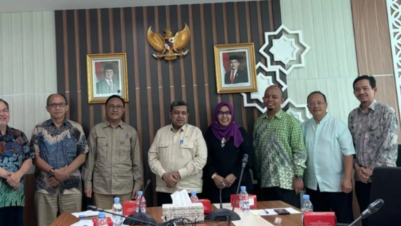 Kepala Badan Penyelenggara Jaminan Produk Halal (BPJPH) Babe Haikal (keempat dari kiri) (Istimewa)
